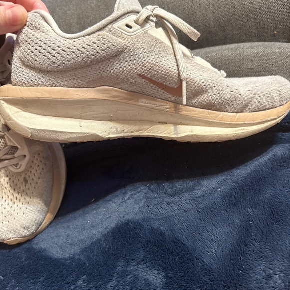 Nike air womens athletic shoes size 9 - Picture 6 of 8